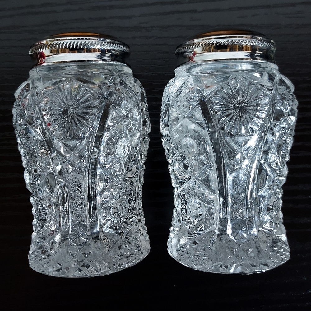 Imperial Glass Pinwheel Hobstar vintage salt & pepper shakers